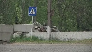 Gunshots heard at a checkpoint in Ukraine's eastern town of Slaviansk