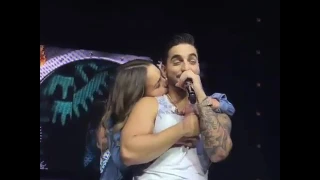 MALUMA KISS WITH GIRL FAN 2017