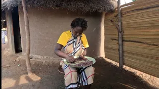 AFRICAN VILLAGE LIFE// COOKING AFRICAN DELICIOUS FOOD