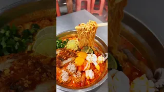 Tom Yum Noodle (signature dish) @ Jeh O Chula #shorts #food #thaifood #thaistreetfood #bangkok