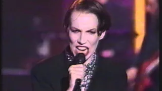 Annie Lennox -  Walking On Broken Glass ( MTV Live Arsenio Hall 1/3/92)