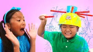 Wendy, Liam, Alex RETO Cabeza Mojada | Wet Head Challenge | Juguetes Para Niños