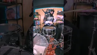 THE BEST DRUM INTRO IN THE HISTORY OF GRUNGE!