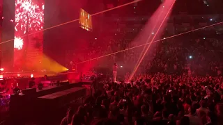 Childish Gambino performs Feels Like Summer at 02 Arena London 24/03/2019