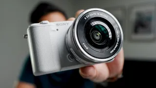 SONY ZV-E10 Hands On Review: WATCH BEFORE YOU BUY