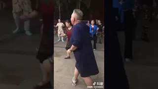 Зажигательный танец китайской бабушки #shorts