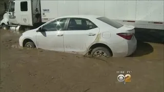 Crews Removing Thick Mud That Trapped 200 Vehicles On Highway 58 Near Mojave