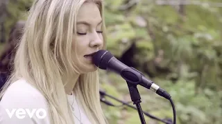 Astrid S - Does She Know