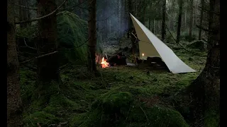 OFF THE BEATEN PATH -  3 days solo bushcraft, 2 camps wilderness trip, hiking in rain and cold wind