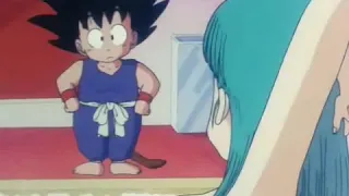 Goku ve a Bulma bañarse y le ofrece ayuda