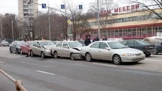 Подборка ДТП и аварий. Въехал прямо в зад