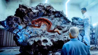 Man From Space Arrives On a Meteorite To Begin an Apocalypse On Earth