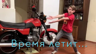 Мой младший сын и JAWA 638 в доме на зимней спячке...