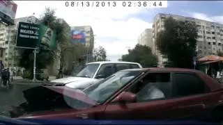 Подборка самых страшных аварий во всем мире (part 44) - Car Crash Compilation 2013 NEW