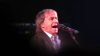 Chris De Burgh   Revolution/Light a Fire (Edmonton) 2017