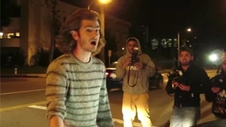 A Pissed Off Andrew Garfield Jumps Out Of His Car To Clear A Way For Emma Stone