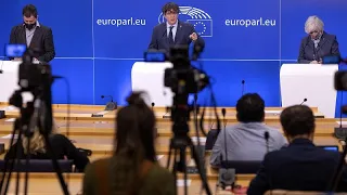 Европарламент лишает неприкосновенности каталонских сепаратистов