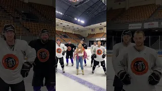 Chickens on ice 🏒 @knoxvilleicebears  #country #chickens #dance #hockey