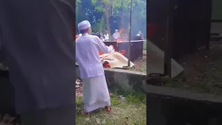 prosesi pembakaran mayat /ngaben di bali