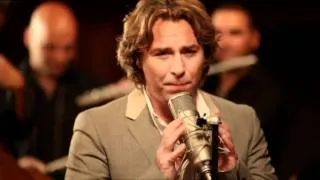 Roberto Alagna sings "Piensa en mi" from "Pasión"