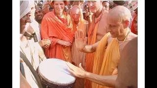 Strong inclination to chant Holy Names attracts Krishna – Radhanath Swami