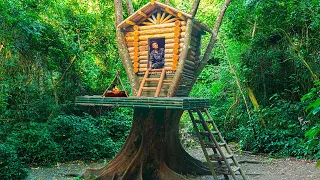 Build a Shelter On a 1000 Year Old Tree. Survive Alone, Hunting and Cooking in the rainforest (P1)