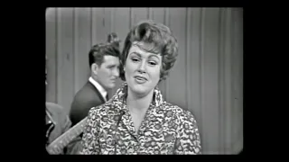 Patsy Cline - Leaving On Your Mind (1963)(Stereo)(Extended song to match performance)