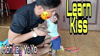 Monkey YoYo Jr learns to kiss dad |Monkey Baby YoYo