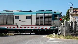 Passaggio a livello Chignolo (I)//Railroad crossing//Bahnübergang