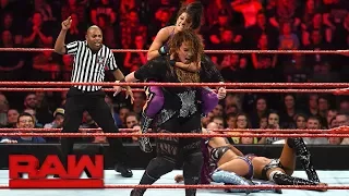 Sasha Banks & Bayley vs. Alicia Fox & Nia Jax: Raw, Nov. 6, 2017