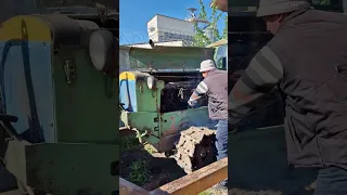 Запуск древнего трактора ДТ 75 Starting the old tractor DT 75 #Shorts