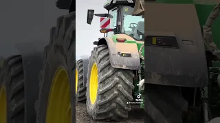 John Deere 8R con ER.MO pentavomere.  #ermo @JohnDeere @JohnDeereItaly @JohnDeereUKIE