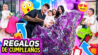 ABRIENDO LOS REGALOS DE CUMPLEAÑOS DE ISABELLA😍🎁 Carlos & Adri