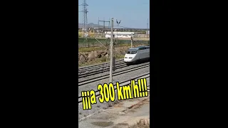 Tren AVE S100 de Renfe a Máxima Velocidad a su paso por Mora / #shorts