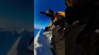 Salto en el Ártico de tres paracaidistas rusos desde la estratosfera