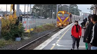 Pakenham Station - V Line Train   Railfan