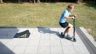 Mini skatepark rampa hudora na tarasie