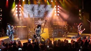 KISS - 2016-11-06 - KISS KRUISE VI - 18 - Strutter