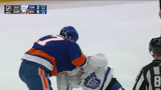 Noel Acciari drops the gloves with Matt Martin