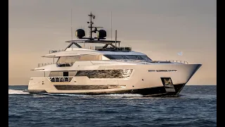 Custom Line 140 Yacht Review Exteriors and Interiors by #theluxuryyachtlady