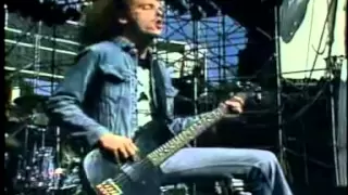 Cliff Burton solo de bajo - For whom the bell tolls