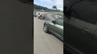 Derramamento de óleo na pista derruba motociclistas e causa acidentes na Br-230, em João Pessoa