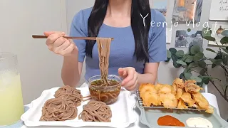 ENG)vlog 🤎 Making cool buckwheat soba, cooking, mukbang/fried shrimp, rice with squid, growing basil