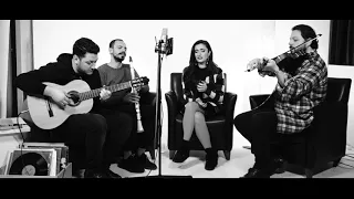 Saki  & Yaprak Sayar - Bir Fırtına Tuttu Bizi (Akustik)