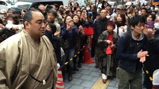 Spring Grand Sumo Tournament kicks off in Osaka