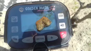 gold detecting - FINDING GOLD NUGGETS WITH A METAL DETECTOR!