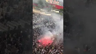 TORCIDA DO CORINTHIANS QUEIMANDO BANDEIRA DO GRÊMIO