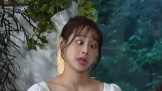 Chuu making a ton of weird faces