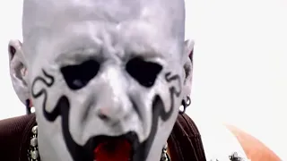 Mudvayne's Dig except he never stops screaming