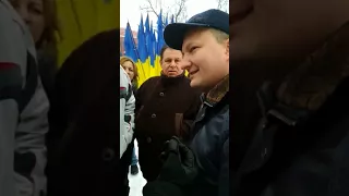 ПОРОХОБОТ ПАЛИЙ УБЕГАЕТ ОТ ЛЮДЕЙ